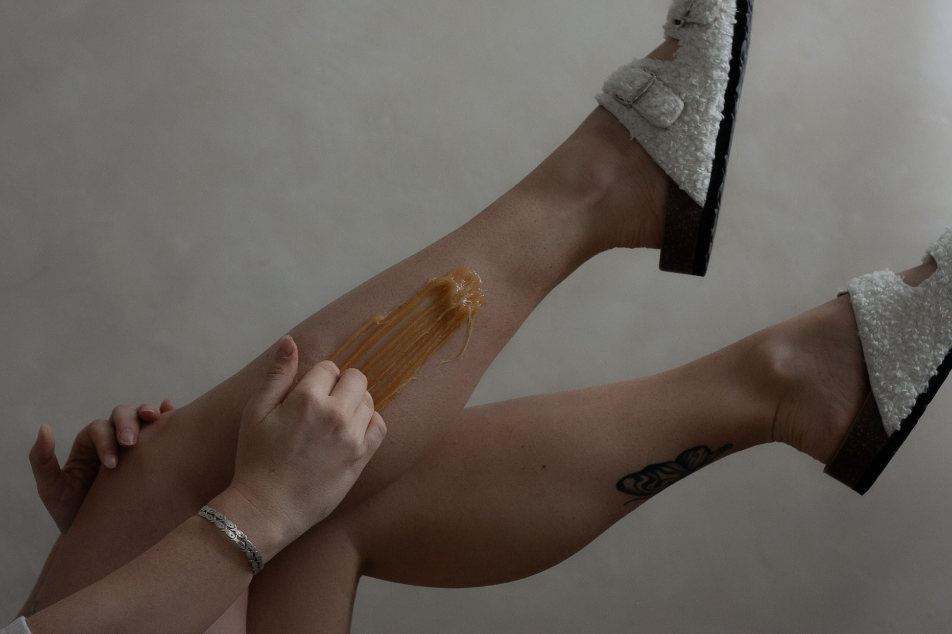 Cukrová epilace Hala Schekar pro jemnou pokožku